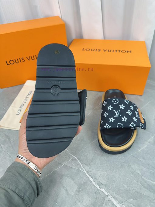 LV Lv brand L Home 2023 popular embossed logo embossed cool slippers. This Pool Pillow Comfow56c07et - Image 7