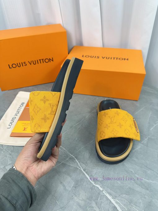LV Lv brand L Home 2023 popular embossed logo embossed cool slippers. This Pool Pillow Comfoirl5gnah - Image 6