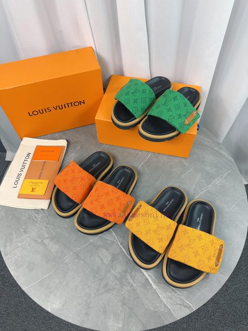 LV Lv brand L Home 2023 popular embossed logo embossed cool slippers. This Pool Pillow Comfo5iqg78sg - Image 2