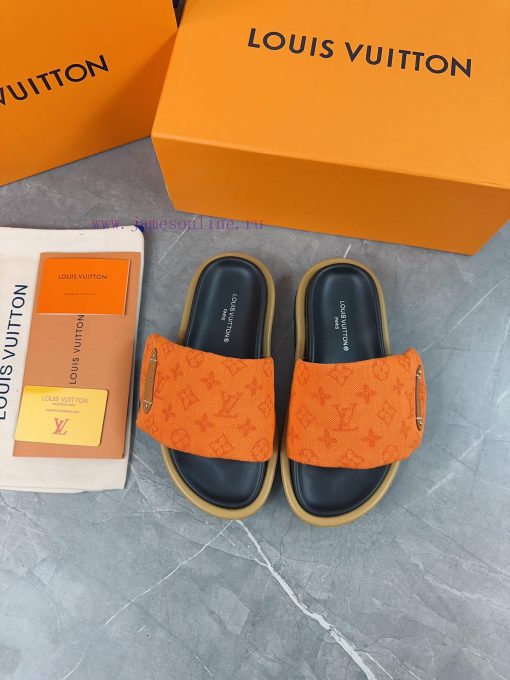 LV Lv brand L Home 2023 popular embossed logo embossed cool slippers. This Pool Pillow Comfo5iqg78sg - Image 3