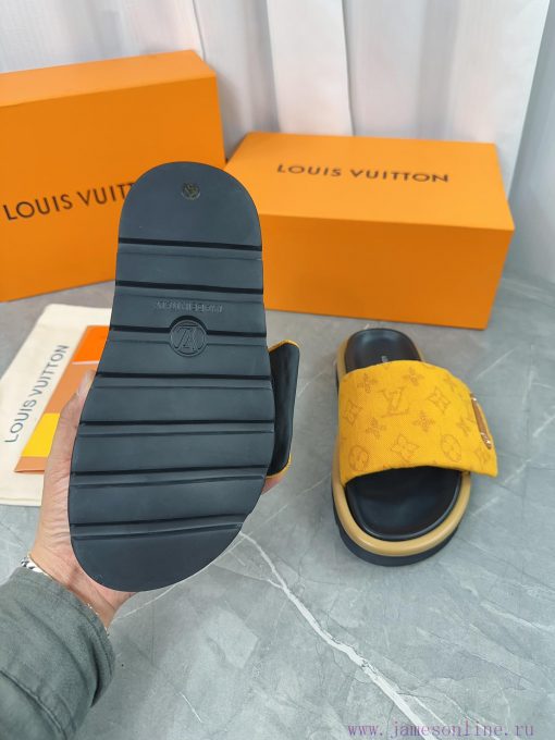 LV Lv brand L Home 2023 popular embossed logo embossed cool slippers. This Pool Pillow Comfoirl5gnah - Image 10