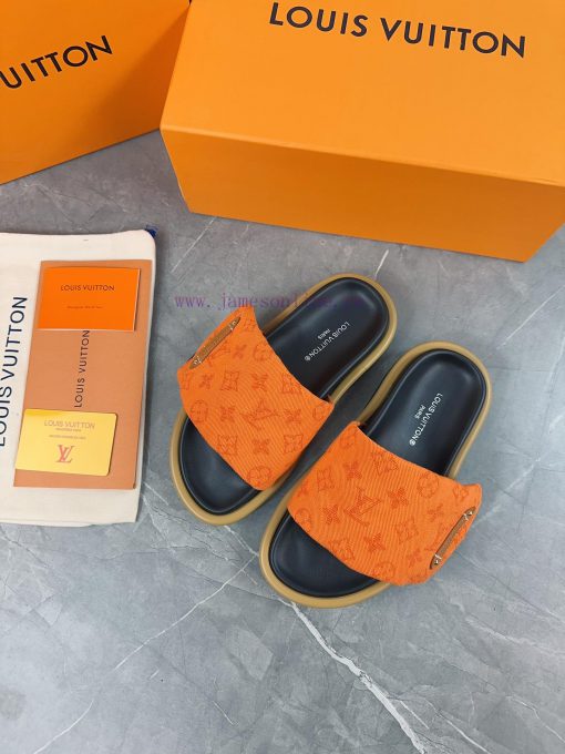 LV Lv brand L Home 2023 popular embossed logo embossed cool slippers. This Pool Pillow Comfo5iqg78sg - Image 4
