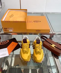 TODS bestseller is here! The most handsome and clean casual shoes that can be worn all year 4n3p80th