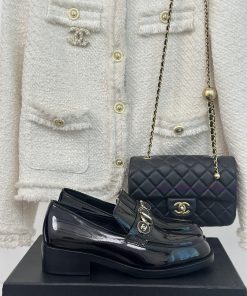Chanel | Chanel Classic Thick Double CBuckle bottom loafersThe shoe upper is made of importe9uhvy24g