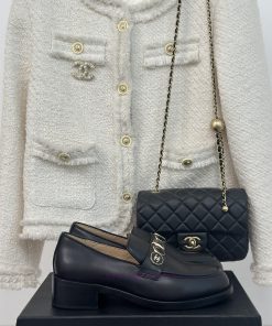 Chanel | Chanel Classic Thick Double CBuckle bottom loafersThe shoe upper is made of importewk74sus6