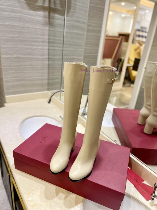 Valentino's new layout-Vintage brass distressed effect VLOGO SIGNATURE accessory - high boot5upktpv4 - Image 4