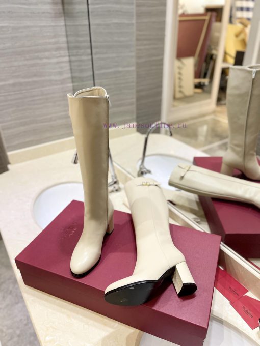Valentino's new layout-Vintage brass distressed effect VLOGO SIGNATURE accessory - high boot5upktpv4 - Image 6