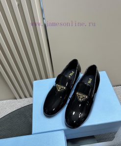 PRADA/Prada "2023 autumn/winter runway show, popular internet celebrity with the same Le Fu wcvh3mp8