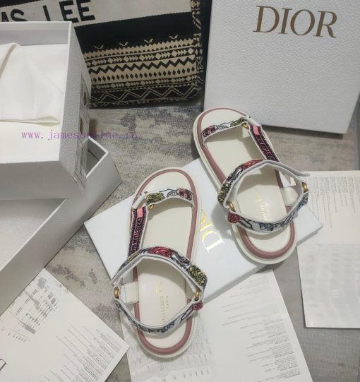 Sandals are a new product in the 2023 autumn ready to wear collection, integrating various dtehyqvv2 - Image 7