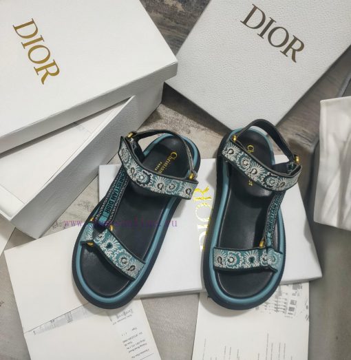 Sandals are a new product in the early spring ready to wear collection of 2024, integrating 36novwa9