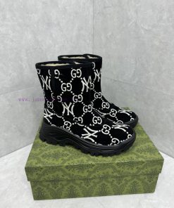 New GucciNY collaboration, winter mid top wool boots, snow bootsThe upper of this mid length9jrzgzv8