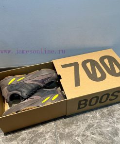 The top tier adidas originals Yeezy Boost 700, black brown "Mauve". The adidas Yeezy Boost Rnudf98bt