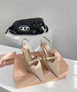 Miumiu 24/Spring/Summer Fashion Style Kitten and Square Head SandalsThe pointed end of the mgcoh9z8s