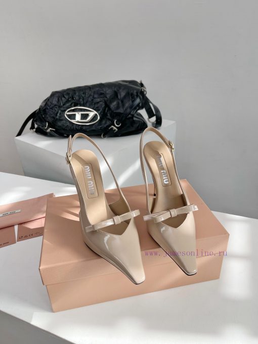 Miumiu 24/Spring/Summer Fashion Style Kitten and Square Head SandalsThe pointed end of the my39d6490