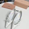 The miumiu cat follow-up shoes feature a brand new and super beautiful decoration, full of fvpwj51s2