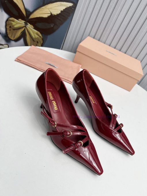 The miumiu cat follow-up shoes feature a brand new and super beautiful decoration, full of f67gg8144 - Image 4