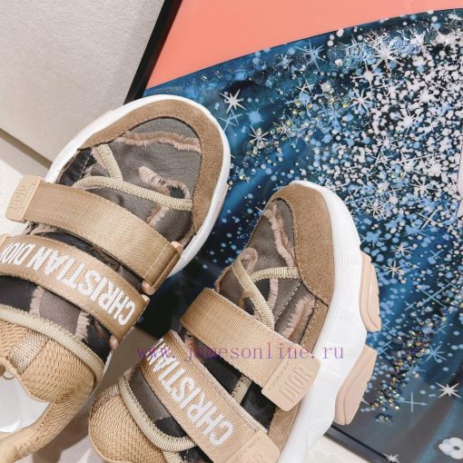 Classic series casual style Velcro sneakers, this D-Wander sports shoe showcases a modern ury3wb8g30 - Image 7