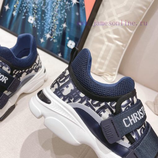 Dior Classic Series Casual Velcro SneakersThis D-Wander sports shoe showcases a modern urban7xyzl9c3 - Image 9
