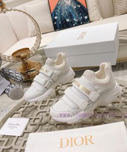 Dior Classic Series Leather Velcro Casual SneakersThis D-Wander sports shoe showcases a modevlz74r0s