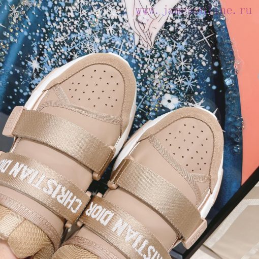 Dior Classic Series Leather Velcro Casual SneakersThis D-Wander sports shoe showcases a model5y5xxxv - Image 8