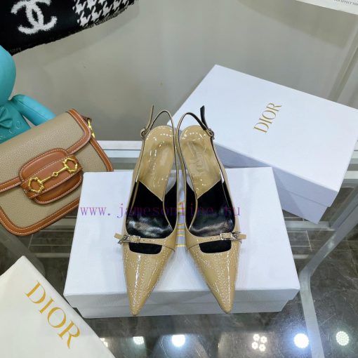 Price not negotiableDIOR 𝟐𝟎𝟐𝟐𝟐/𝐒𝐒𝐧𝐞𝐰 Spring/Summer New Products Middle aged Embroidered High9h02rm3r - Image 2