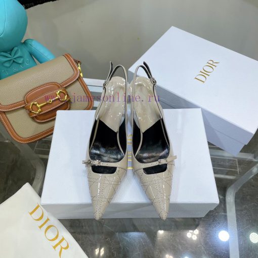 Price not negotiableDIOR 𝟐𝟎𝟐𝟐𝟐/𝐒𝐒𝐧𝐞𝐰 Spring/Summer New Products Middle aged Embroidered Highjvnjr5ro
