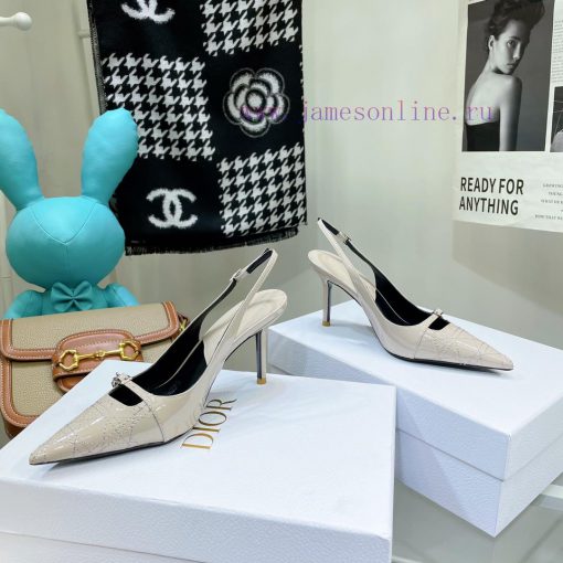 Price not negotiableDIOR 𝟐𝟎𝟐𝟐𝟐/𝐒𝐒𝐧𝐞𝐰 Spring/Summer New Products Middle aged Embroidered Highjvnjr5ro - Image 9