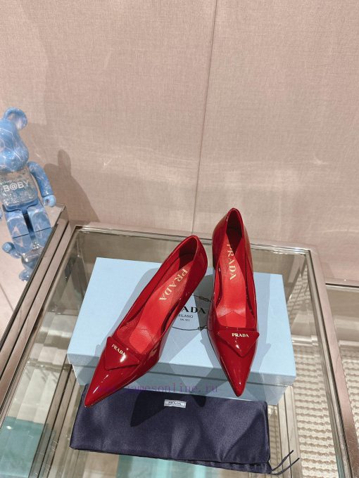 -24Ss Early Spring New Prada Stiletto ShoesThis patent leather high-heeled shoe presents a s6ze77e54 - Image 4
