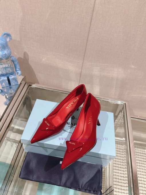 -24Ss Early Spring New Prada Stiletto ShoesThis patent leather high-heeled shoe presents a s6ze77e54 - Image 5