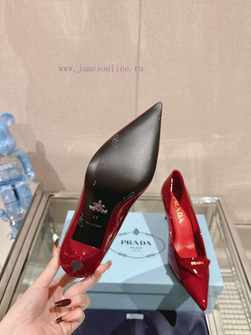 -24Ss Early Spring New Prada Stiletto ShoesThis patent leather high-heeled shoe presents a s6ze77e54 - Image 10