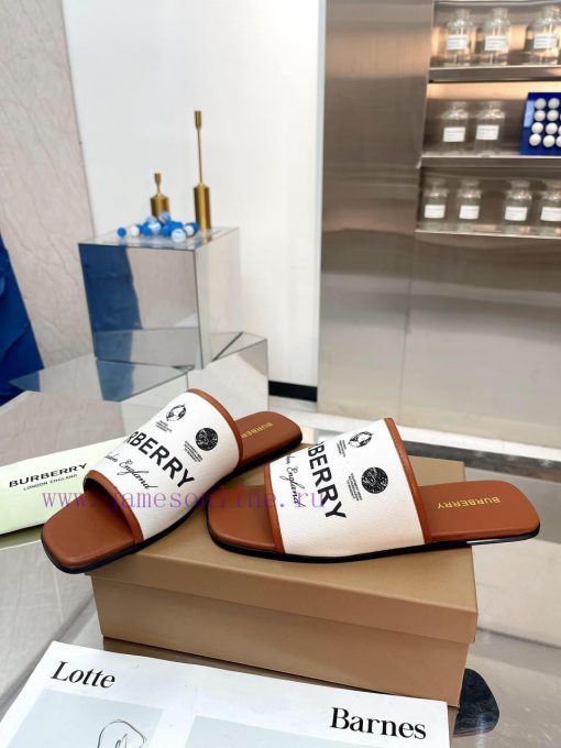 New Product Launch ️ Burberry Flat Slippers Channel Goods Vulcanized One Step Stepping Burbewfo0ho2o