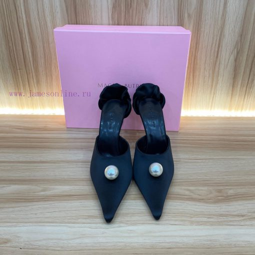 Magda Butrym, as the founder of the brand, has redefined femininity in her unique way. She cbjdsve6p - Image 7