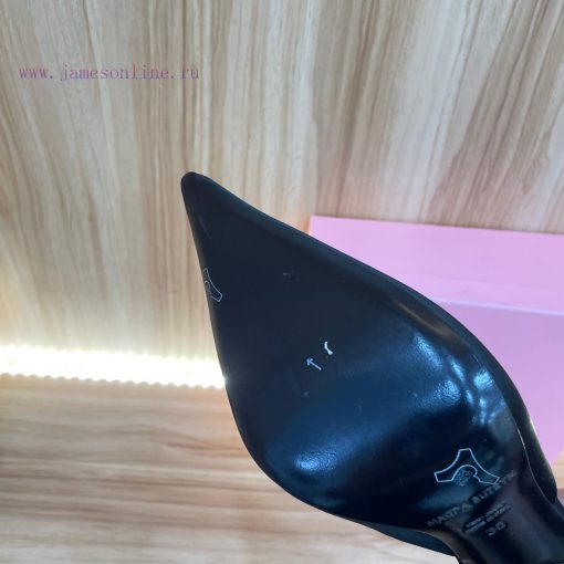 Magda Butrym, as the founder of the brand, has redefined femininity in her unique way. She ci05gte5q - Image 9