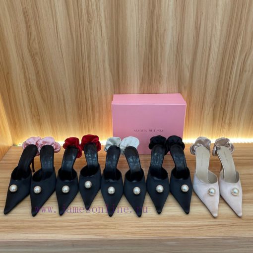 Magda Butrym, as the founder of the brand, has redefined femininity in her unique way. She cbjdsve6p - Image 10