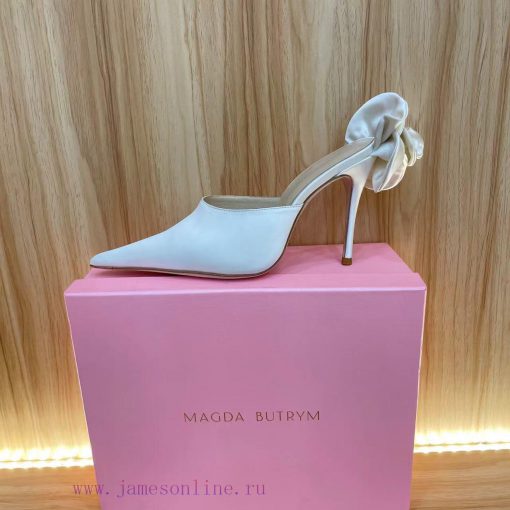 Magda Butrym, as the founder of the brand, has redefined femininity in her unique way. She c8dp8k2ed - Image 6