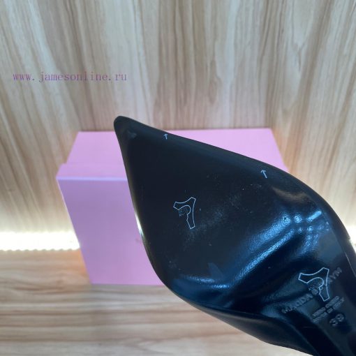 Magda Butrym, as the founder of the brand, has redefined femininity in her unique way. She cvg8b5ap0 - Image 8