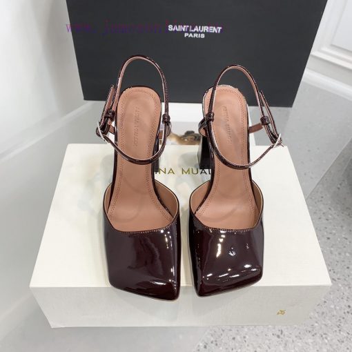 Amina Muaddi2024's new Charlotte series high heels have sharp edges and slanted square heads6s33tu2i