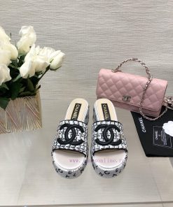Chanel 24p Spring/Summer New Product Thick Bottom Full Diamond Dragging Lazy One Line Slippe56i2vg8q
