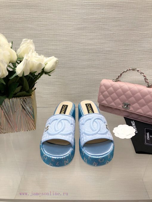 Chanel's Spring/Summer 24 New Product Thick Bottom Full Diamond Dragging Lazy One Line Slipp0j2mzfy2 - Image 2