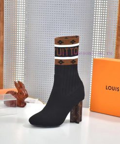 The new L ️ V sock boots have been shipped, with high-end fly woven uppers/roses/rose upperstfowshhs