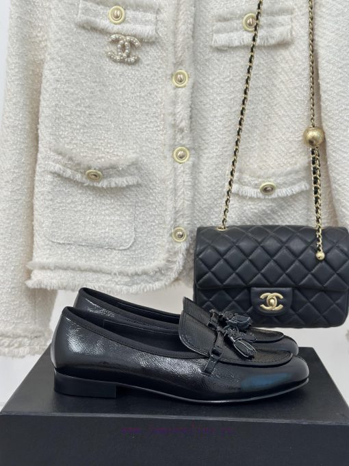 Chanel | Chanel 24C Classictasseled loafers The shoe upper is made of imported calf leatherM73dv8h06 - Image 2