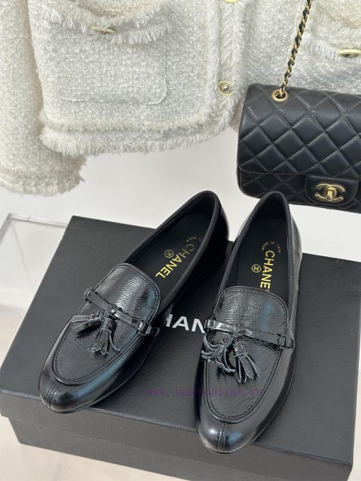 Chanel | Chanel 24C Classictasseled loafers The shoe upper is made of imported calf leatherM73dv8h06 - Image 3