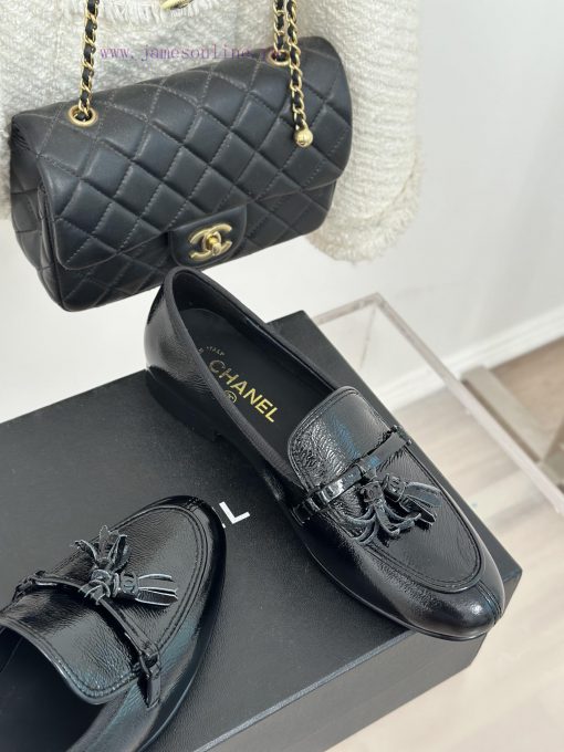 Chanel | Chanel 24C Classictasseled loafers The shoe upper is made of imported calf leatherM73dv8h06 - Image 6