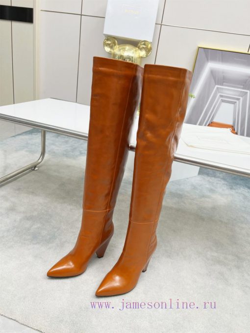 Saint Laurent "𝙎𝙖𝙞𝙣𝙩𝙇𝙖𝙪𝙧𝙚𝙣𝙩, the winter boot designer of 2022 combines the most classic smalej80fhzi
