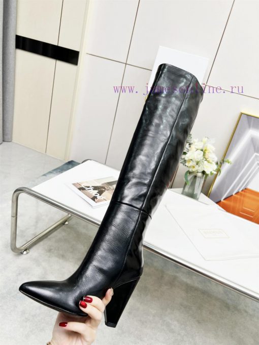Saint Laurent "𝙎𝙖𝙞𝙣𝙩𝙇𝙖𝙪𝙧𝙚𝙣𝙩, the winter boot designer of 2022 combines the most classic smalvz3gzaj5 - Image 8