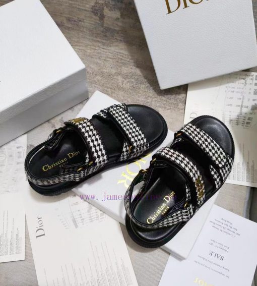 Sandals are a new product in the early spring ready to wear collection of 2024, integrating q5w4p0vq - Image 6