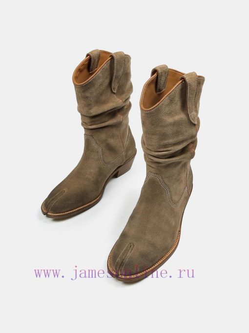Maison Margiela's new split toe short boots for early spring 24, created one-on-one from theyjj1nh20 - Image 4