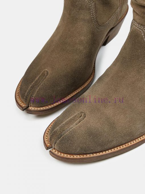 Maison Margiela's new split toe short boots for early spring 24, created one-on-one from theyjj1nh20 - Image 8