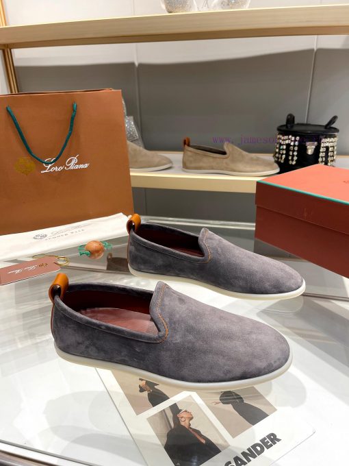 Loro Piana * purchased the original version 11 and replicated it on April 24, 1924. The exisy921fn8v - Image 7