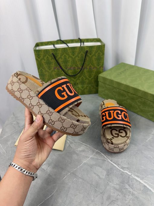 2024 GucciGucci's latest limited edition thick soled slippers of top quality are available fofnvzc58 - Image 9